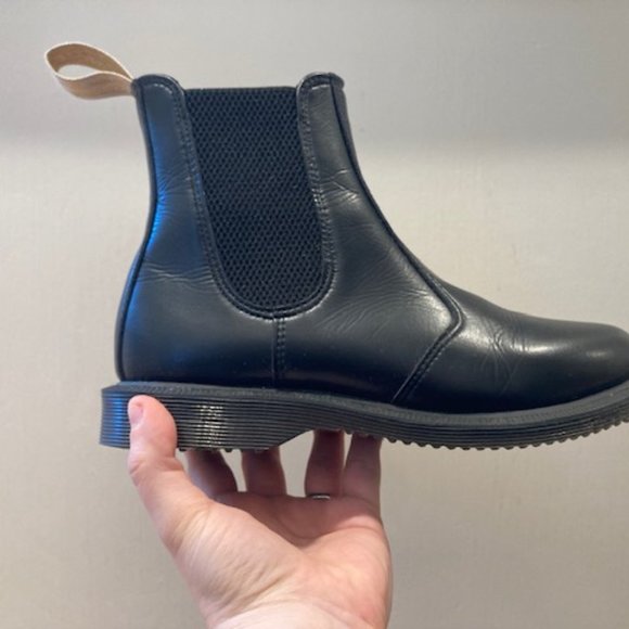 Rare NEVER WORN Doc Martens Vegan Flora Chelsea Boot - Picture 3 of 5